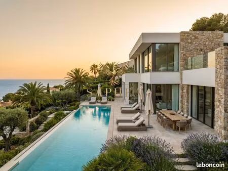 villa 8 pièces 250 m²