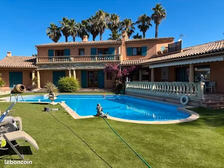 villa provençale 420 m² – piscine chauffée – puget-sur-argens