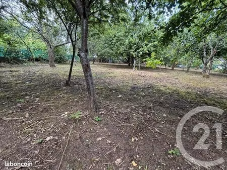 terrain 1 824 m² viplaix