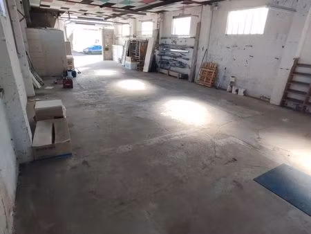 loué dépôt garage 260m2
