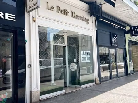 à louer local  commercial  emplacement  numéro un