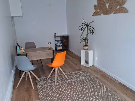 cabinet de soins / bureau
