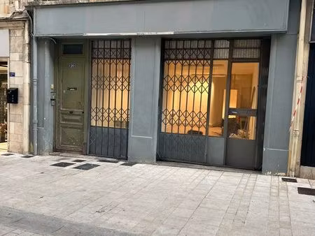 local commercial centre ville