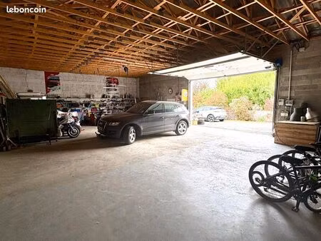 hangar de 200m2 avec maison de 145m2