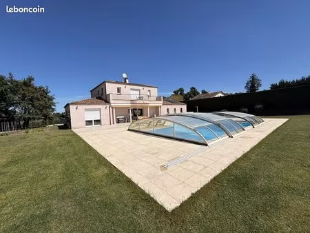 villa 5 pièces 159 m²