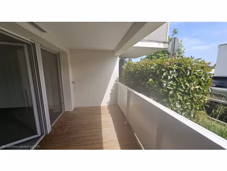 t2 récent avec terrasse et parking en sous-sol