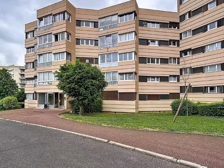 2 pièces spacieux et lumineux avec box et place de parking