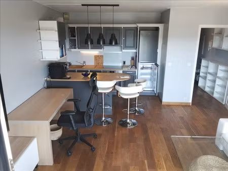 appartement - 4ème étage - 45 m2 - 2 pièces - meublé