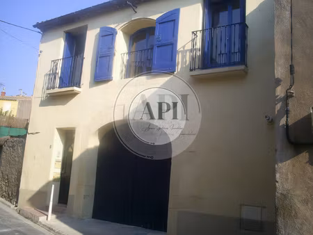 pomerols  t4  avec patio de 35m2  garage  3 chambres.