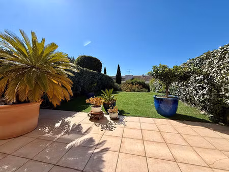 grand 2 pièces en rez-de-jardin avec aperçu mer