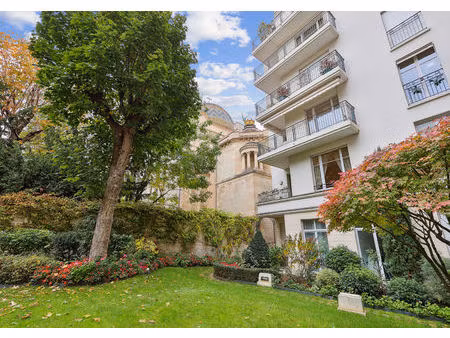 ** cherche-midi ** studio meublé avec vue sur verdure !