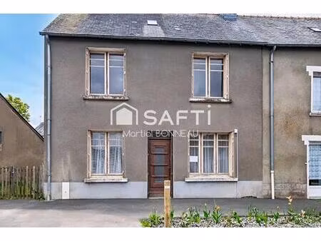 au cœur du bourg  une maison où tout se fait à pied et où il fait bon vivre.