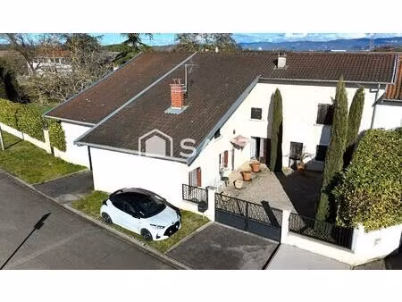 belle ferme rénovée avec beaucoup de potentiel