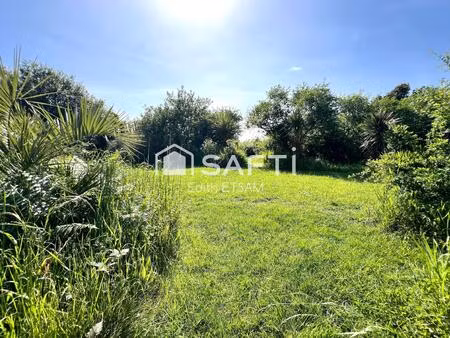 terrain constructible de 1747m²