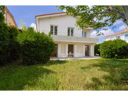 centre ville - maison indépendante de 142 m² avec garage & jardin