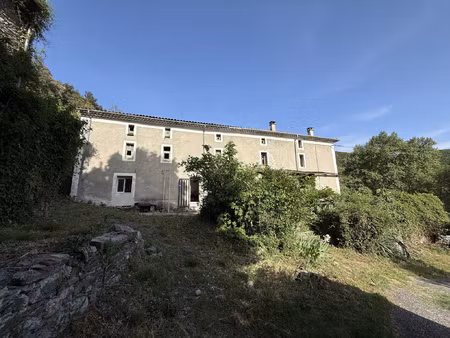propriété en pierre de plus de 400m2 sur terrain de 5300m2 a