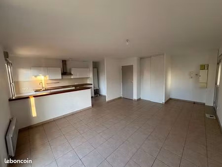 a louer t3 avec jardin et garage hery centre