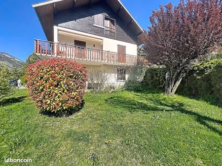 maison 6 pièces 136 m²