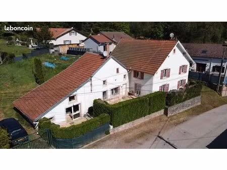 maison de village 8 pièces 140 m²