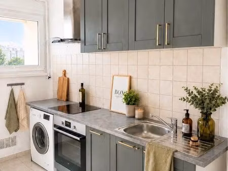 appartement deux pièces 52 m2 entièrement rénové