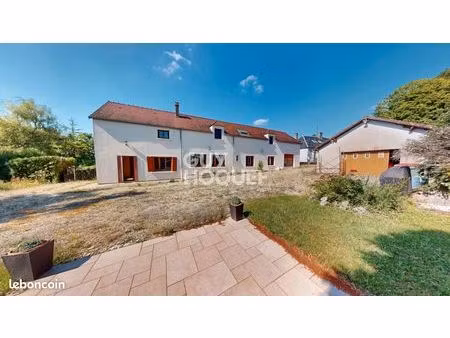 maison 8 pièces 208 m²
