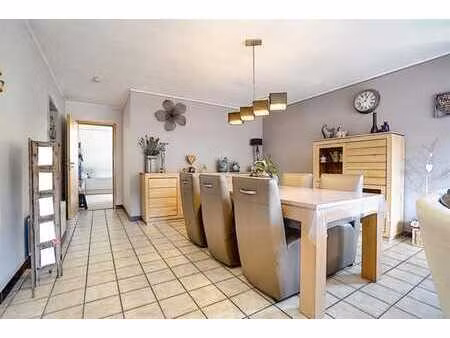 superbe duplex trois chambres de 180 m² avec parking extérie