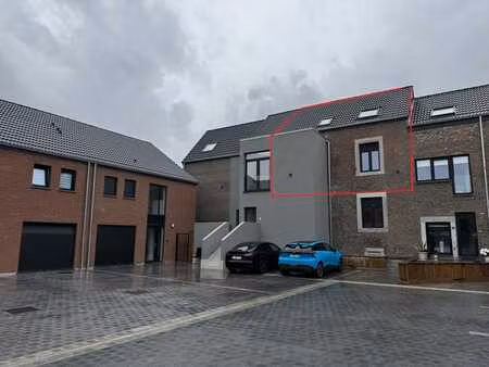 appartement totalement remis à neuf sur lixhe