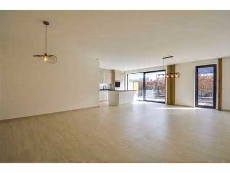 appartement neuf au rez-de-chaussée avec 1 place de parking