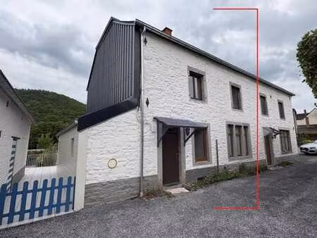 charmante habitation 2ch. avec jardin à hermeton-sur-meuse.