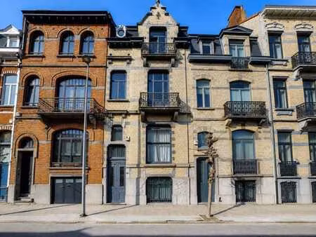 splendide maison de maître sise dans une rue prestigieuse!