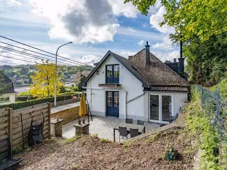 appartement deux chambres avec caves et garage