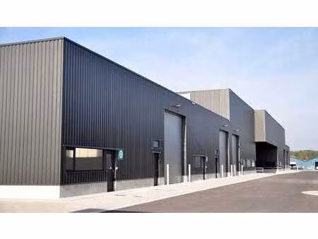 espace de stockage récent à louer à malle