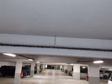 location emplacement parking