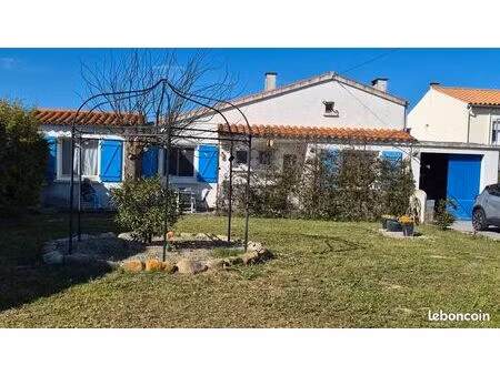 location maison plain-pied dans un village au bord du canal du midi