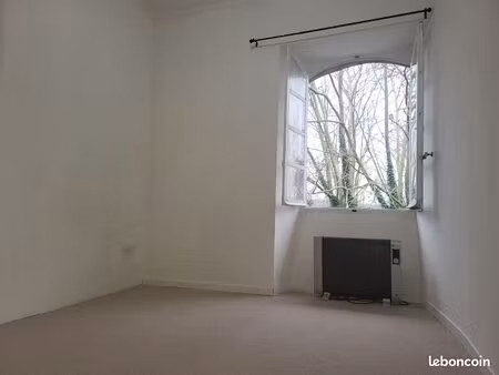 petit appartement au deuxième étage  24 m