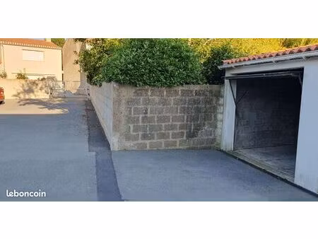 location garage fermé proche lycée bleu