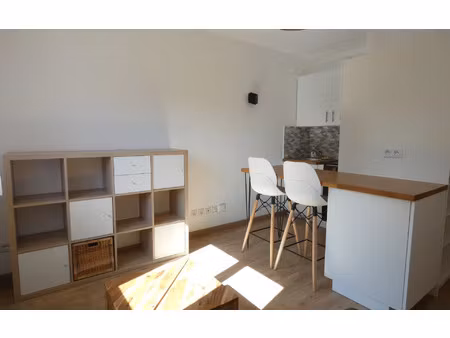 location appartement  20.48 m² t-1 à saint-genis-laval  573 €