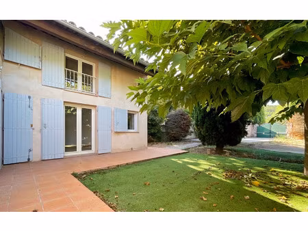 location maison  86 m² t-4 à roquefort-la-bédoule  1 860 €