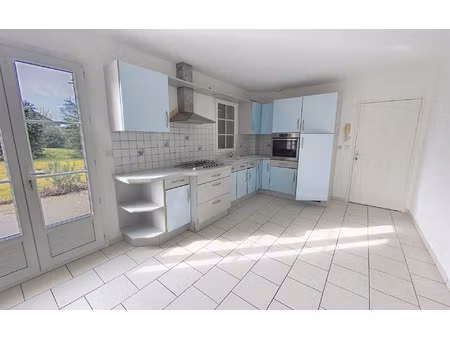 location maison  m² t-5 à saint-cyr-sur-loire  1 630 €