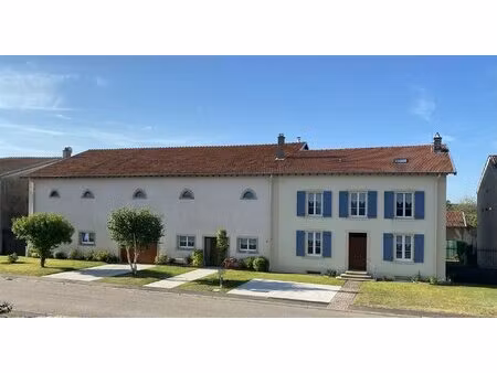 propriété de caractère avec potentiel de gîte - 335 m2 - grandes dépendances