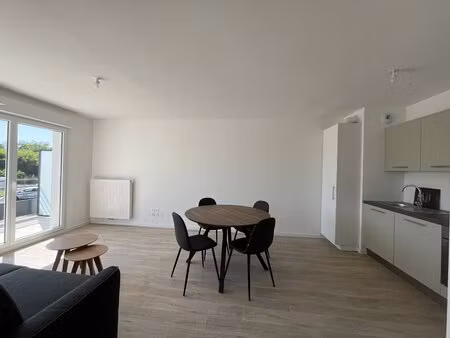 cerons - t2 meuble - parking - balcon