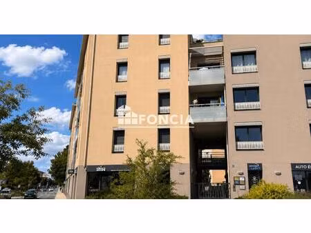 à vendre appartement t4 lumineux avec garage box – proche centre de neuville-sur-saône
