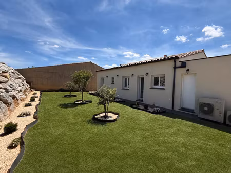maison moderne 2024 avec vue dégagée sur les pyrénées