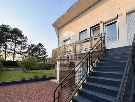 appartement entièrement rénové avec balcon plein sud