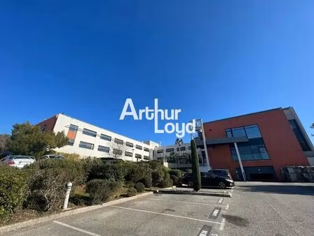 location bureaux 76 m²
