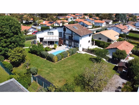 tarnos - maison d'architecte de 240 m2 avec piscine