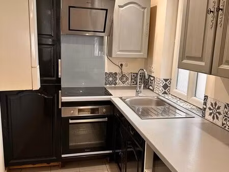 rare - t2bis avec garage attenant donnant direct dans le logement