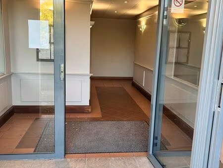 beau t2 de standing  terrasse  2 place de parking