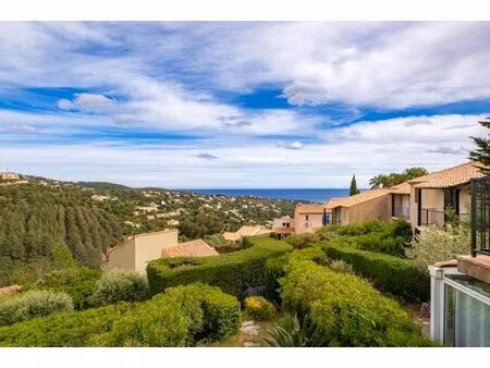 maison de 2 pièces de 36 4 m² à roquebrune-sur-argens