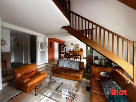 vente maison à vern-sur-seiche (35770) : à vendre / 124m² vern-sur-seiche